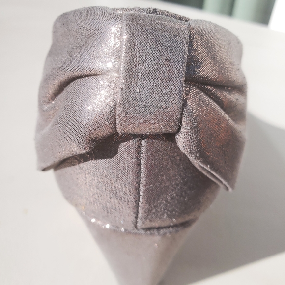 Beautiful Shimmery Pumps, Like New - Picture 3 of 12